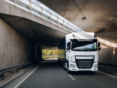 Transport routier de marchandises : un secteur sous tension face aux défis économiques et législatifs